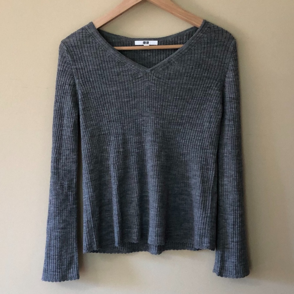 Uniqlo Gray Bell Sleeve Sweater
